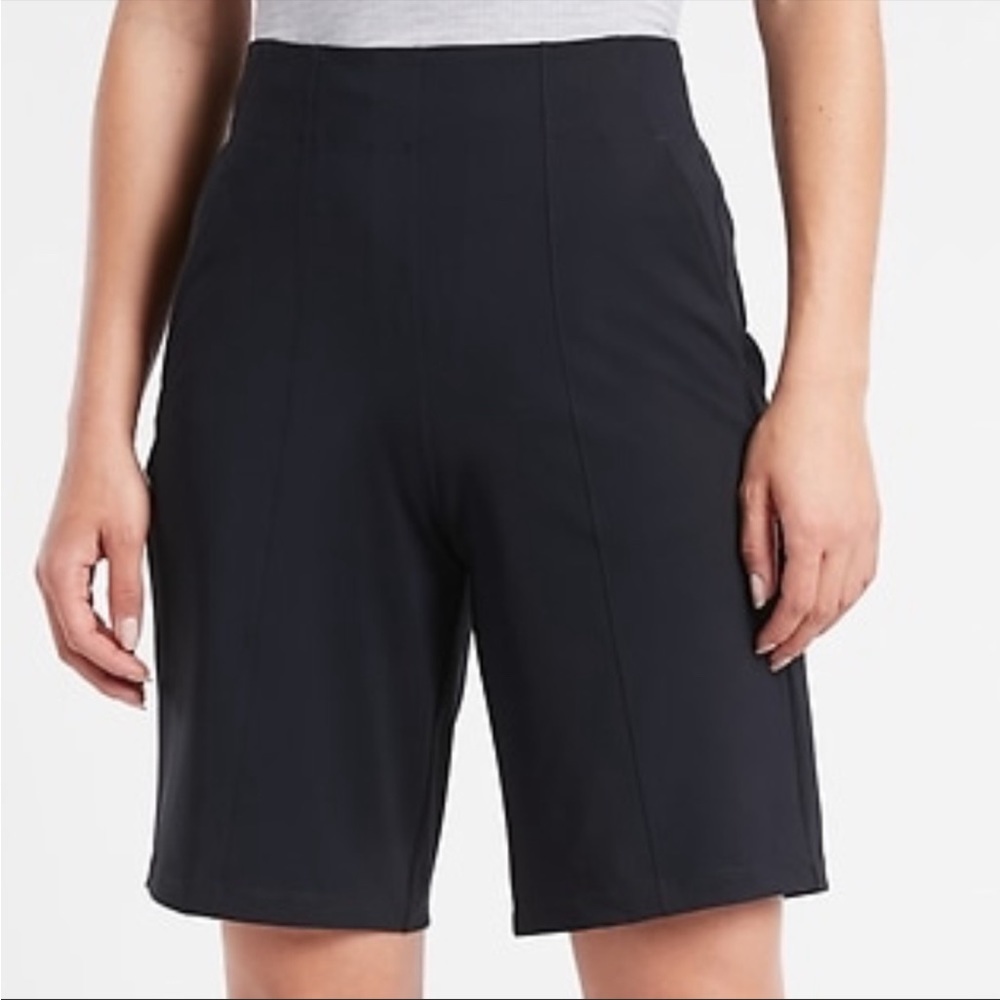 ATHLETA Cosmic Black Bermuda Shorts Size 14 | NWT